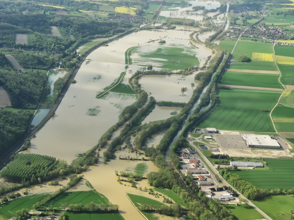 Crue de l'Armançon, en mai 2013, à Tonnerre, nord-ouest vers Dannemoine et Vézinnes, dans l'Yonne